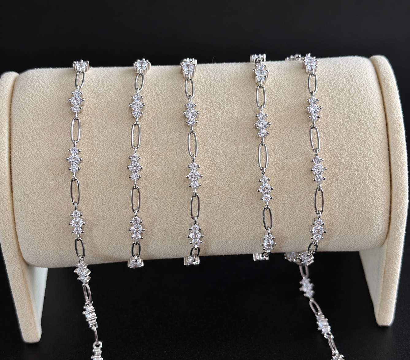 Sterling Silver oval chain with 3 CZ clear crystals Premium